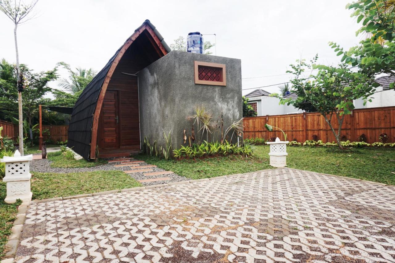Collection O 9 Villa Ubud Anyer Extérieur photo